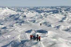 Den enorme iskappe og dens gletsjere imponerer altid