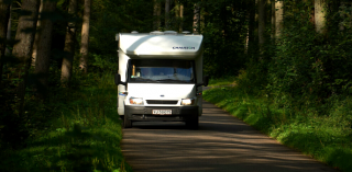 Pressemeddelelse: Hårde ord bliver til konstruktiv dialog Efter at have været i clinch går AutoCamperRådet og Campingoutdoor Danmark nu i dialog for at styrke campingpladsernes rammevilkår og autocamperturisternes forhold. En heftig debat i presset mellem AutoCamperRådet (ACR), der repræsenterer en række danske autocamperturister, og Camping Outdoor Danmark (CODK), der repræsenterer danske campingpladser og -forhandlere, har nu fået de to organisationer til at gå i konstruktiv dialog. Dato: 25- 05- 2023 Læs mere